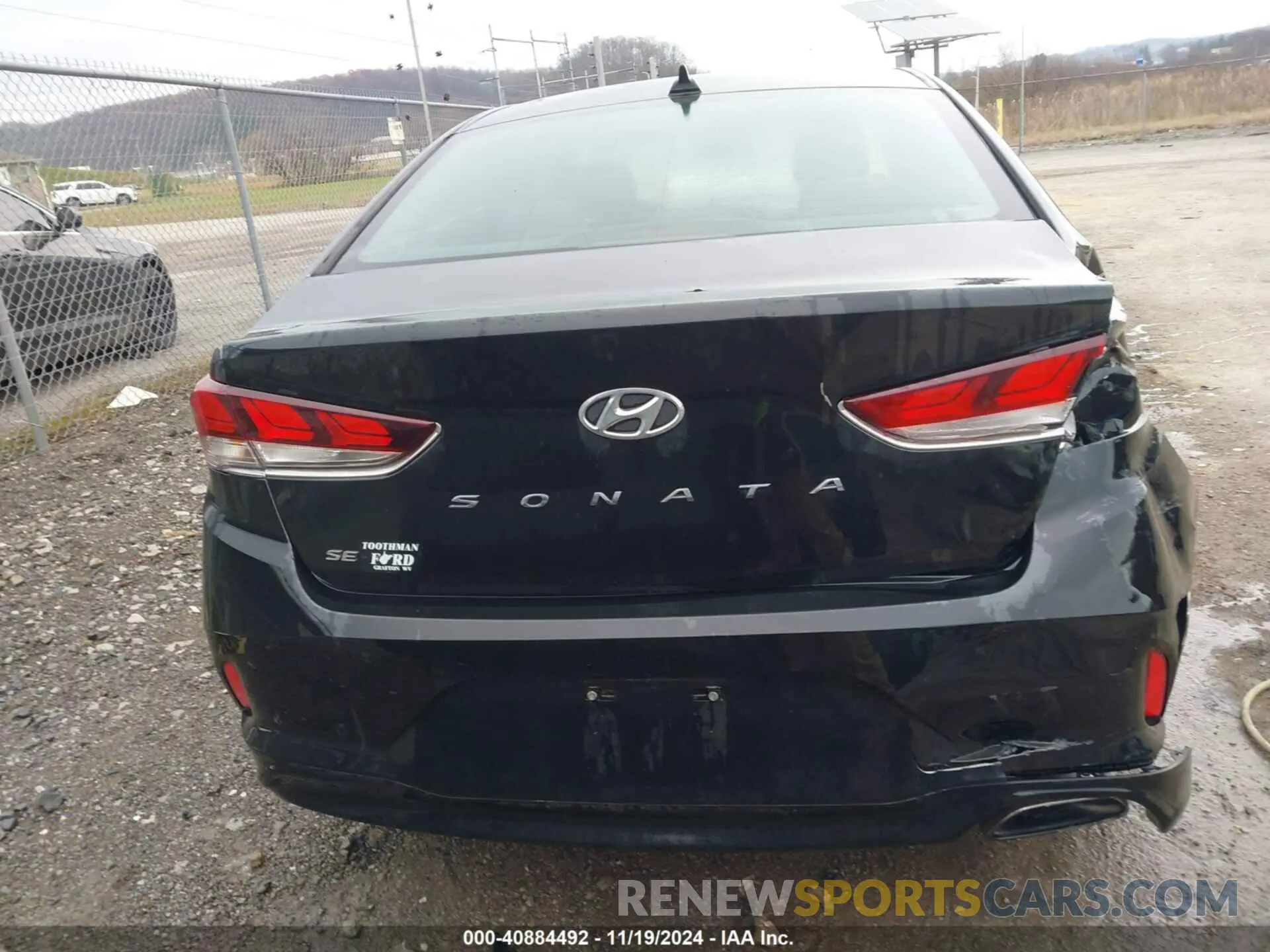 16 fotografías del automóvil dañado 5NPE24AF7KH746963 HYUNDAI SONATA 2019