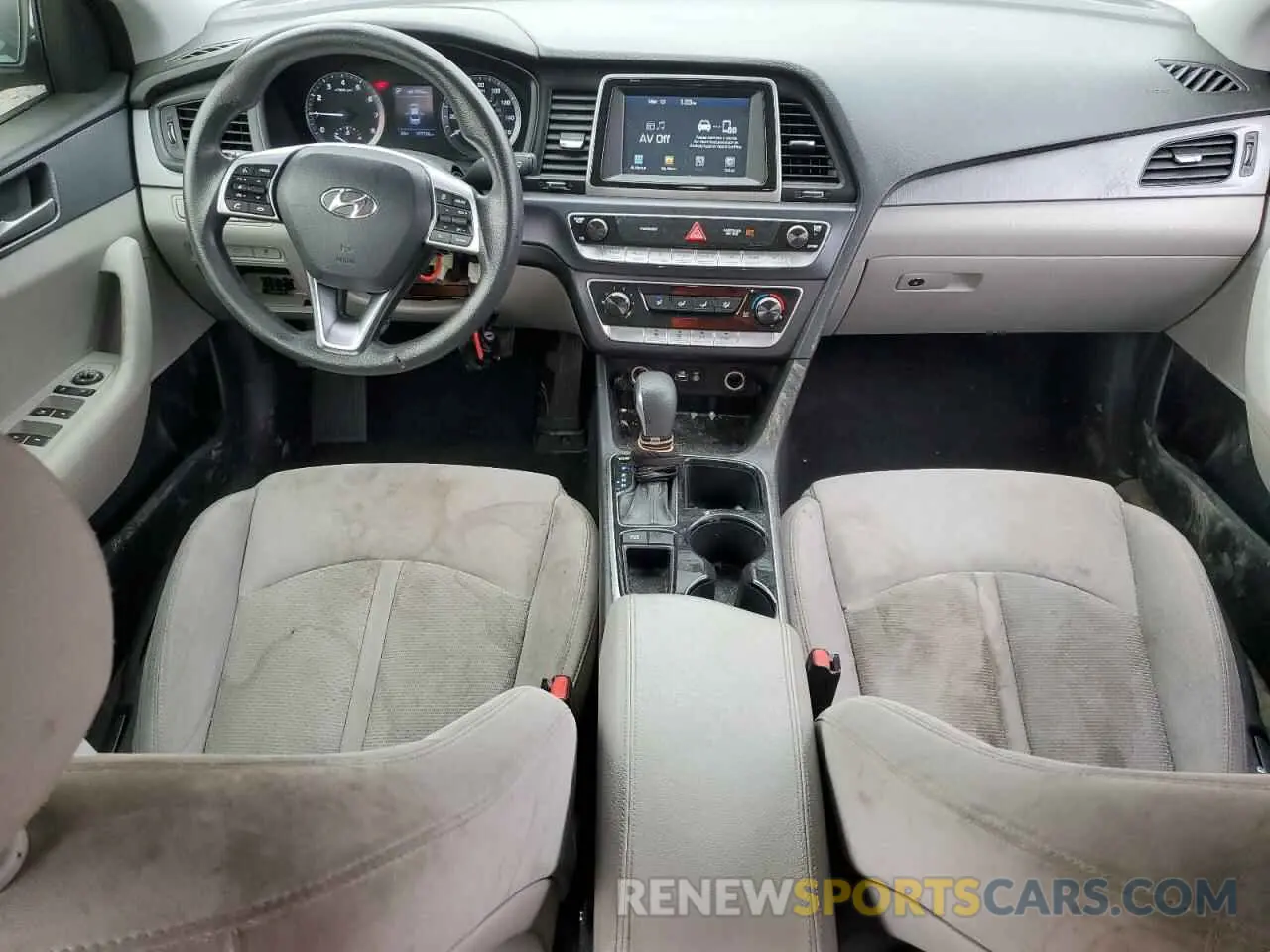 8 fotografías del automóvil dañado 5NPE24AF7KH766629 HYUNDAI SONATA 2019