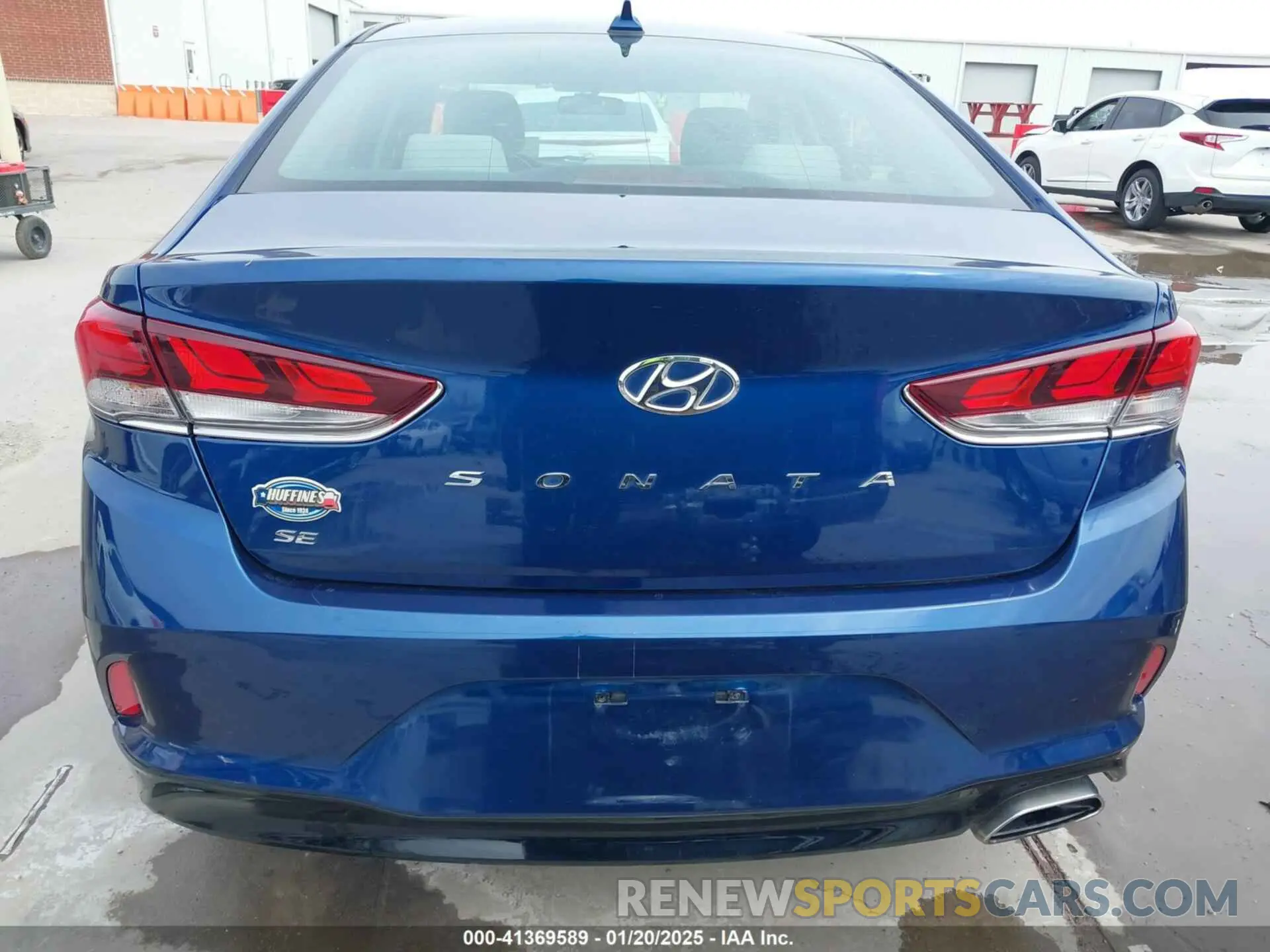 16 fotografías del automóvil dañado 5NPE24AF7KH772978 HYUNDAI SONATA 2019