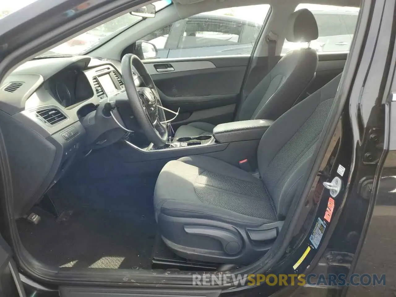 7 fotografías del automóvil dañado 5NPE24AF7KH779249 HYUNDAI SONATA 2019