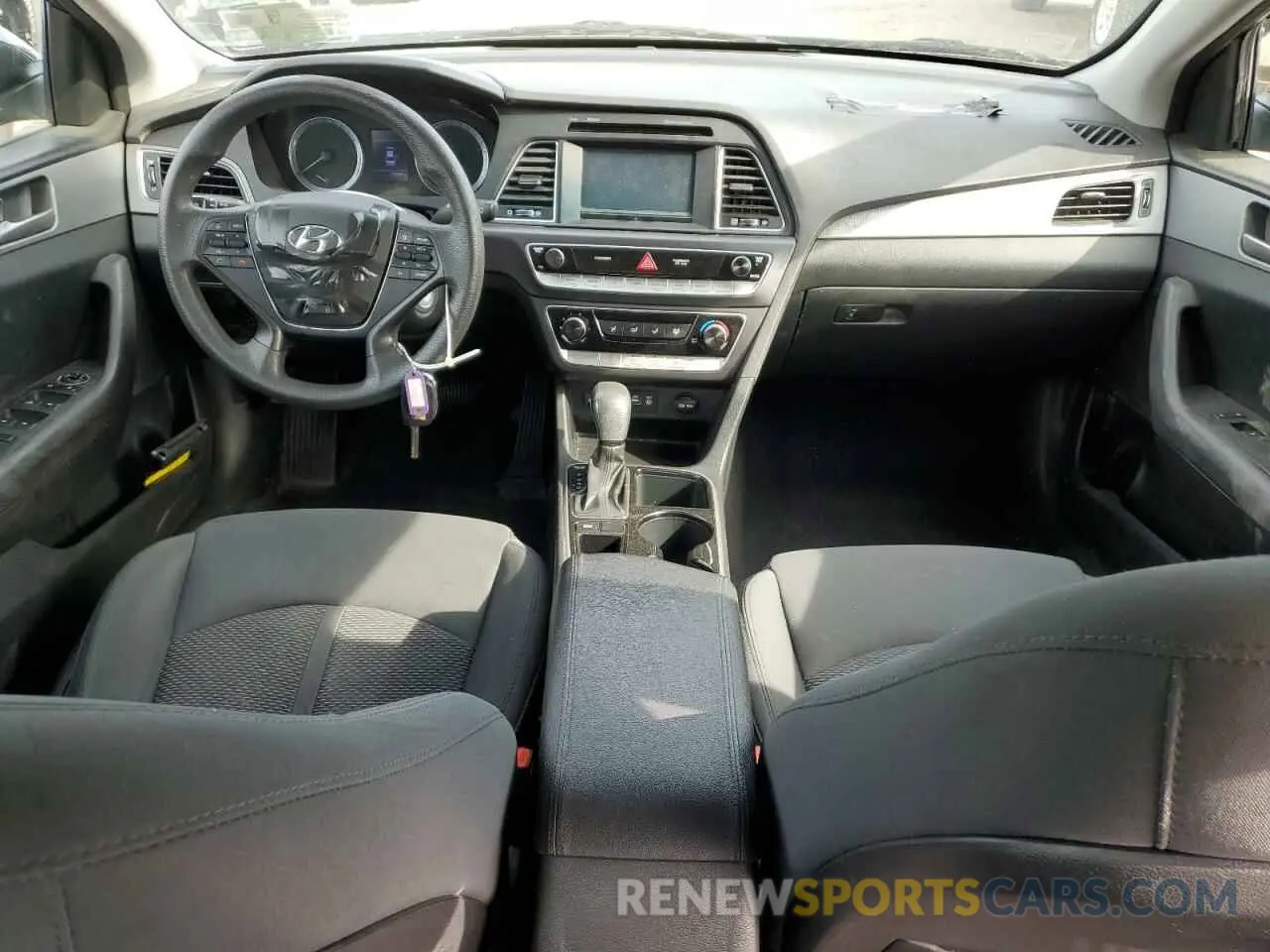 8 fotografías del automóvil dañado 5NPE24AF7KH779249 HYUNDAI SONATA 2019