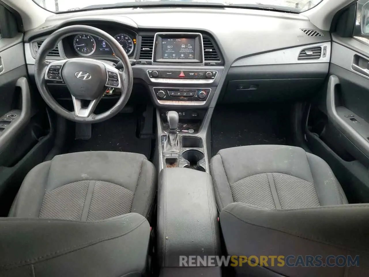 8 fotografías del automóvil dañado 5NPE24AF7KH804392 HYUNDAI SONATA 2019