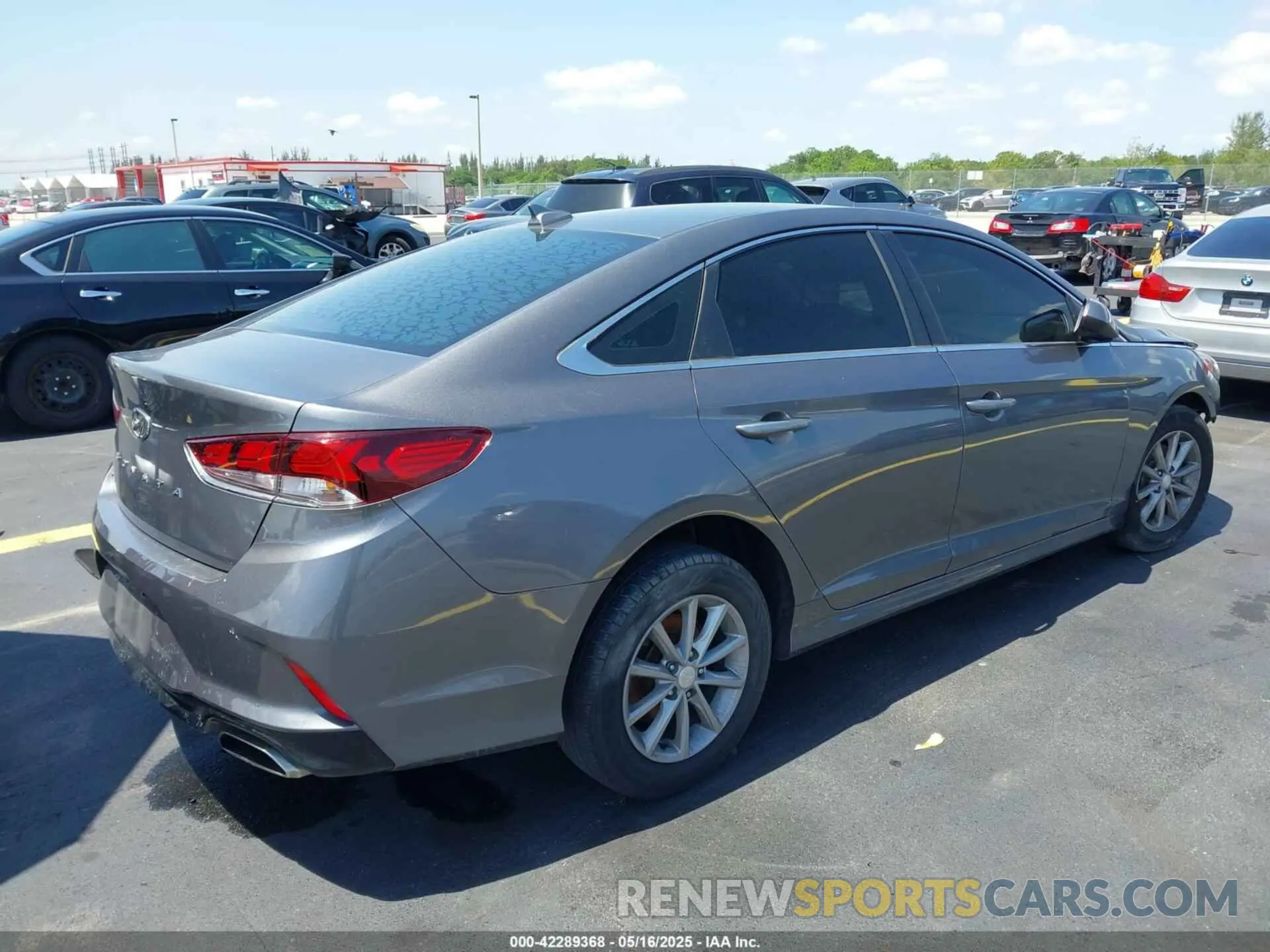 4 fotografías del automóvil dañado 5NPE24AF7KH819538 HYUNDAI SONATA 2019
