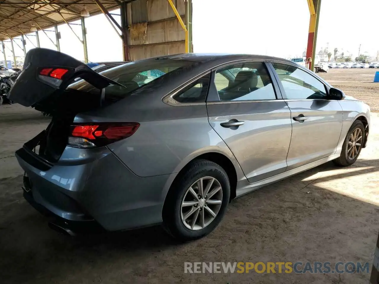 3 fotografías del automóvil dañado 5NPE24AF8KH755817 HYUNDAI SONATA 2019