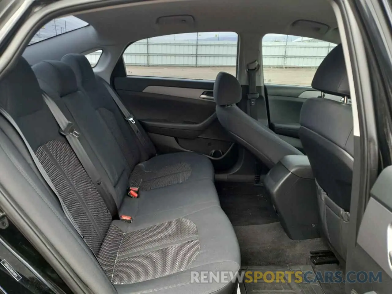 10 fotografías del automóvil dañado 5NPE24AF8KH785416 HYUNDAI SONATA 2019