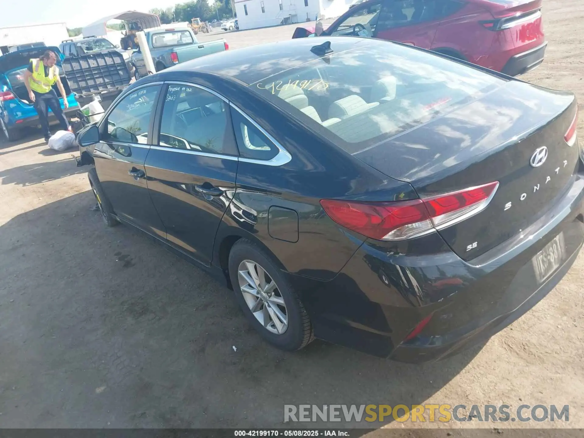 3 fotografías del automóvil dañado 5NPE24AF8KH790521 HYUNDAI SONATA 2019