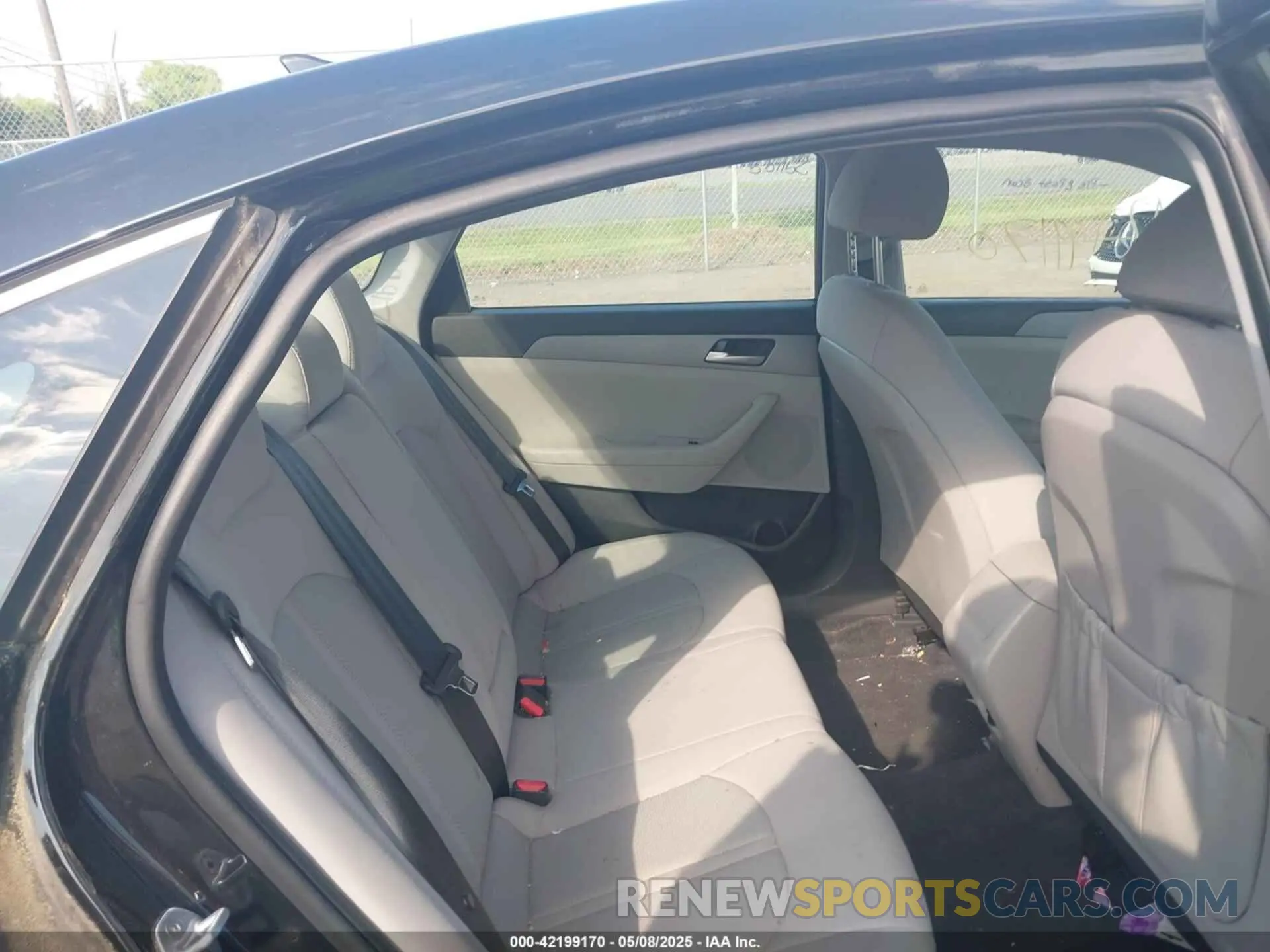 8 fotografías del automóvil dañado 5NPE24AF8KH790521 HYUNDAI SONATA 2019