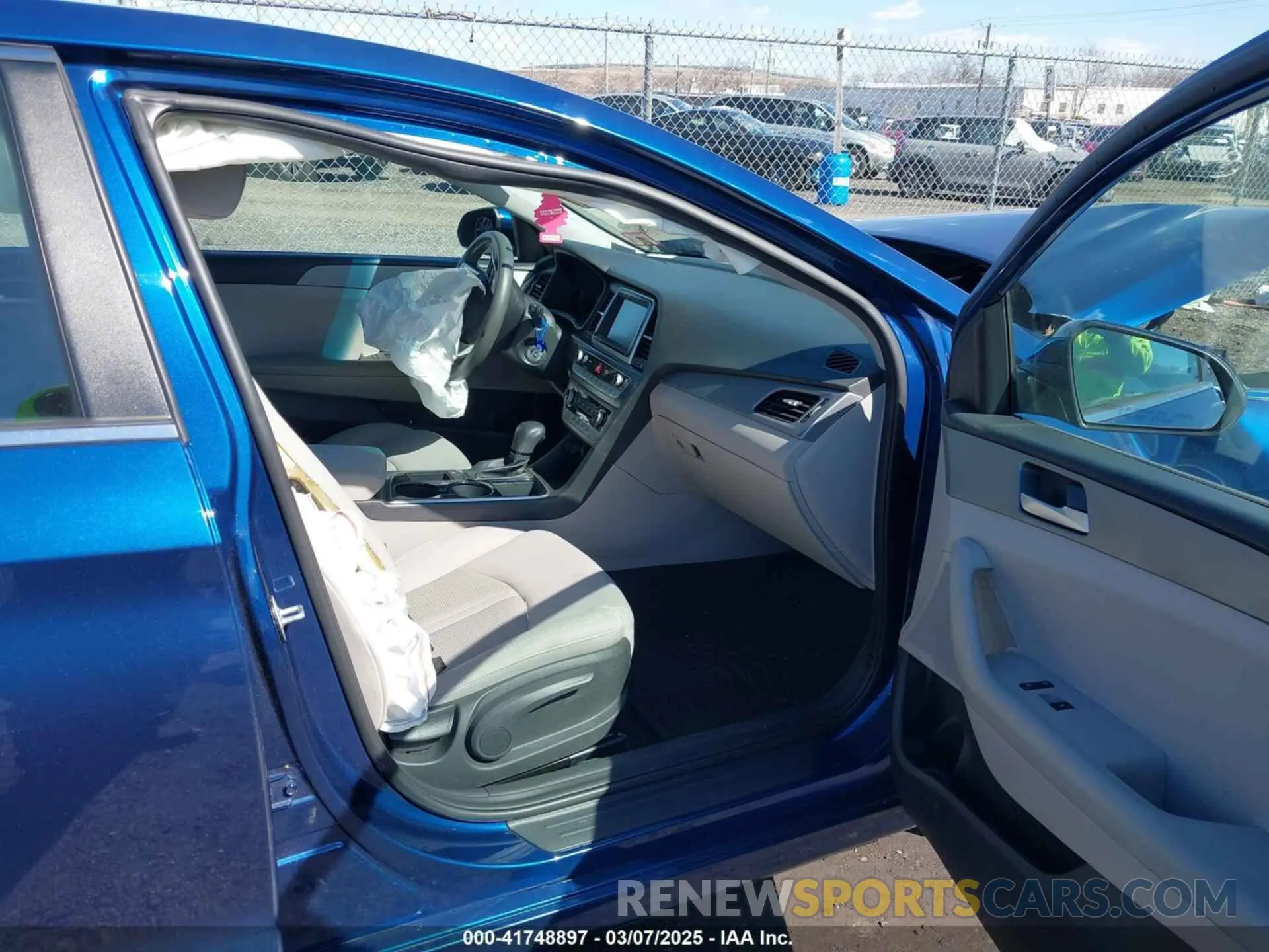 5 fotografías del automóvil dañado 5NPE24AF8KH802859 HYUNDAI SONATA 2019