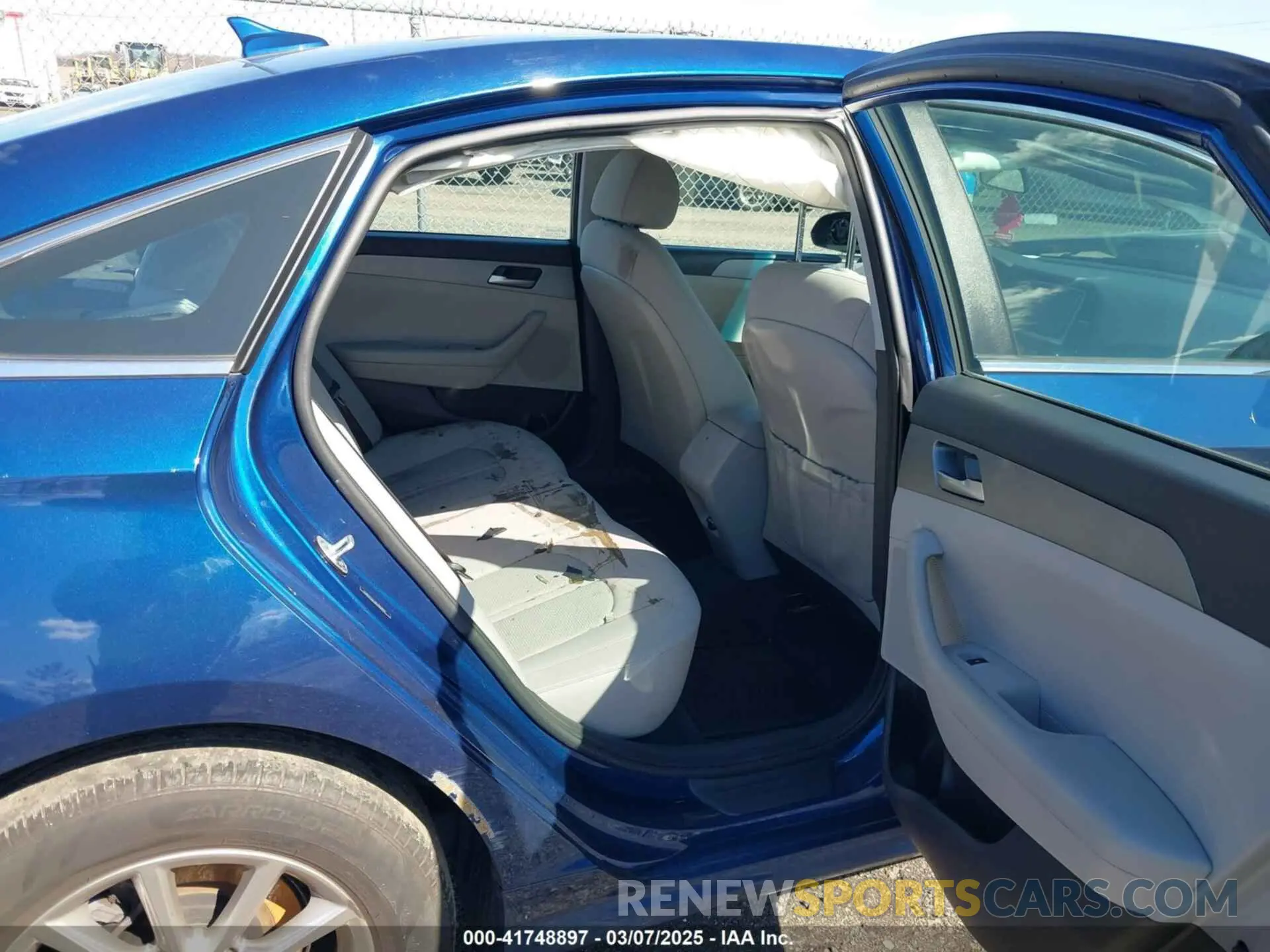 8 fotografías del automóvil dañado 5NPE24AF8KH802859 HYUNDAI SONATA 2019