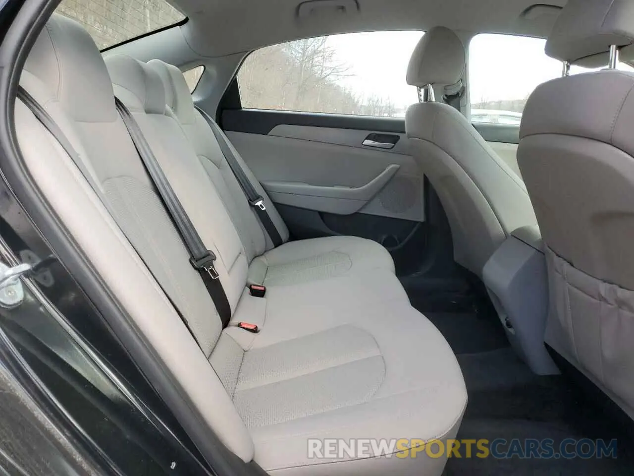 10 fotografías del automóvil dañado 5NPE24AF9KH742493 HYUNDAI SONATA 2019