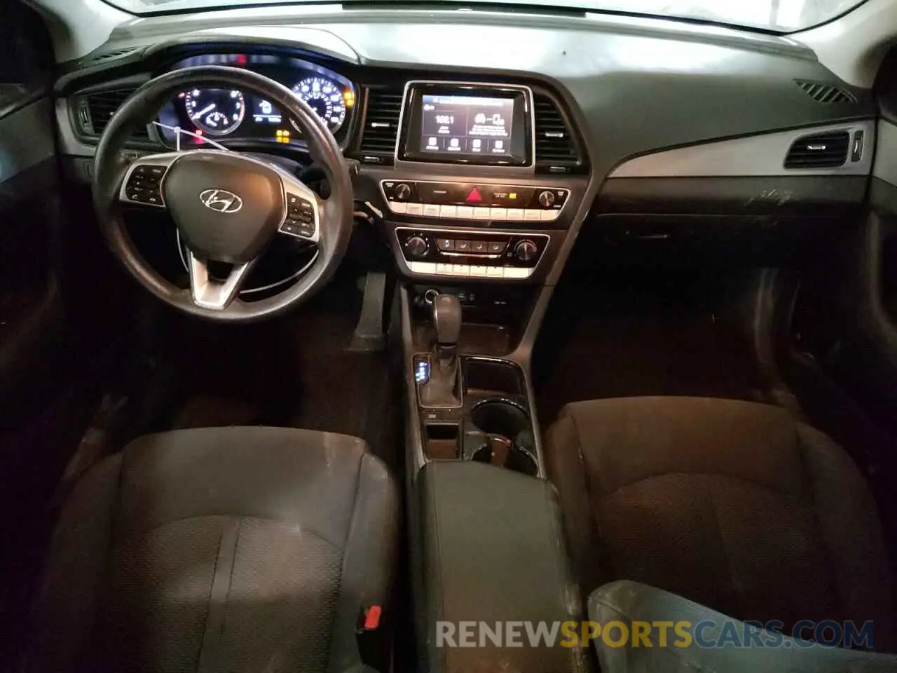 8 fotografías del automóvil dañado 5NPE24AF9KH762503 HYUNDAI SONATA 2019