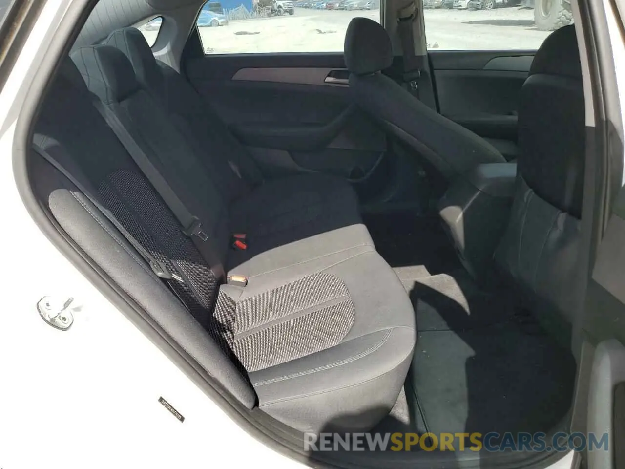 10 fotografías del automóvil dañado 5NPE24AF9KH774229 HYUNDAI SONATA 2019