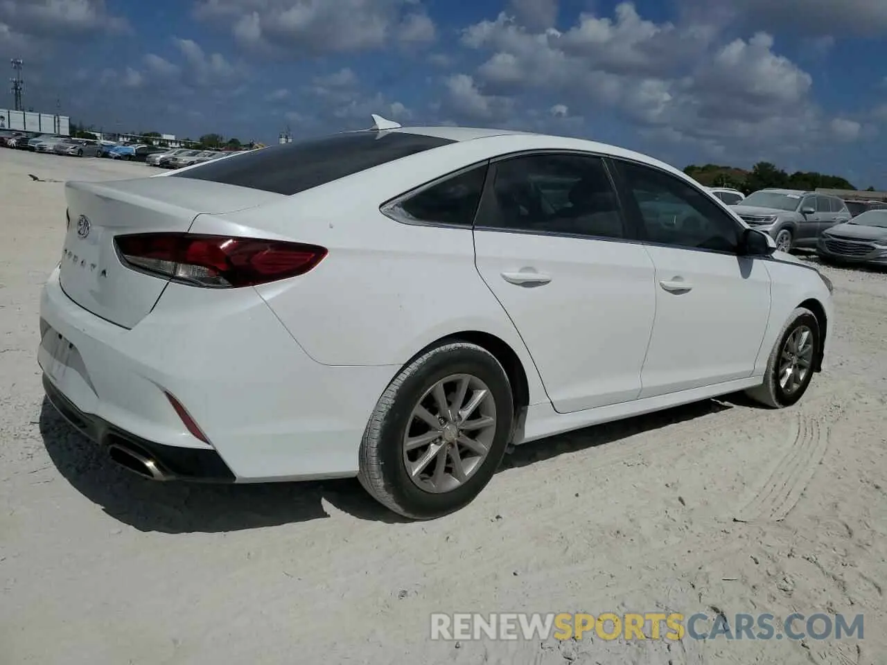3 fotografías del automóvil dañado 5NPE24AF9KH774229 HYUNDAI SONATA 2019