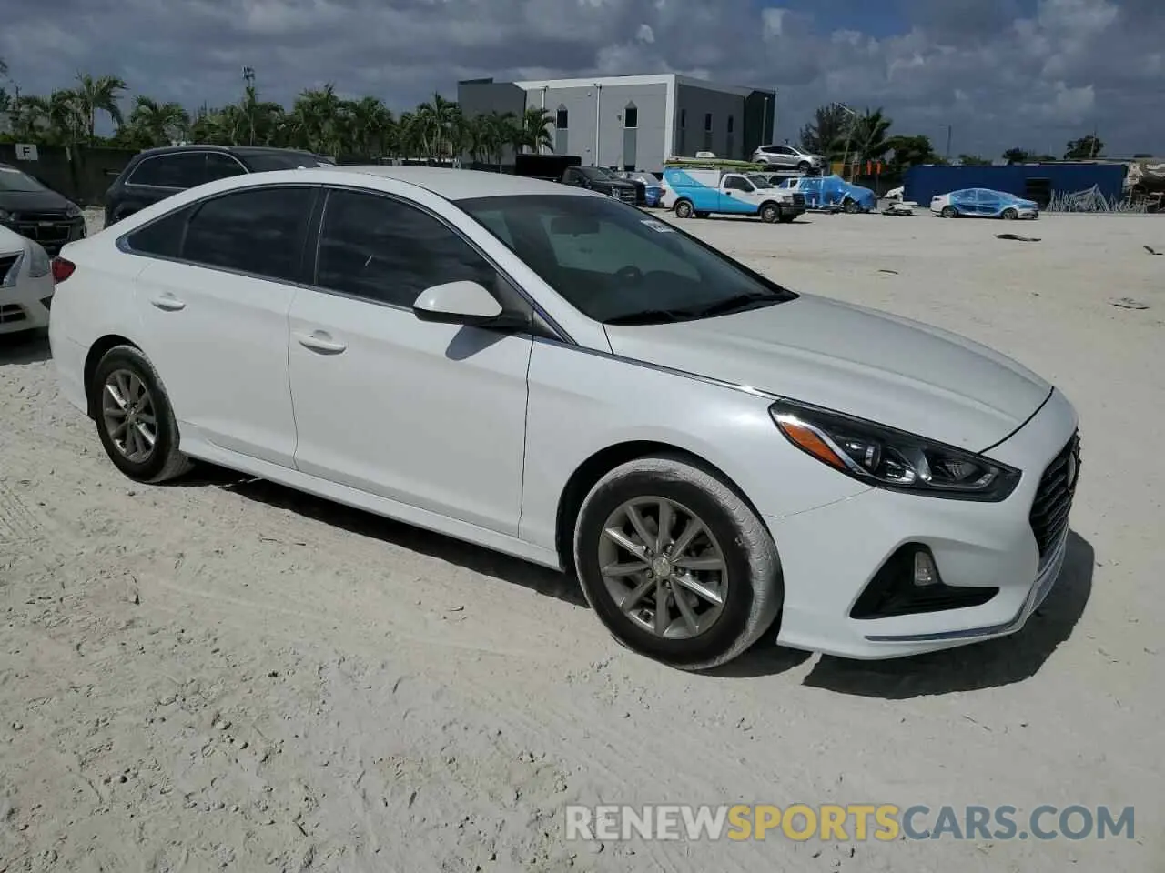 4 fotografías del automóvil dañado 5NPE24AF9KH774229 HYUNDAI SONATA 2019