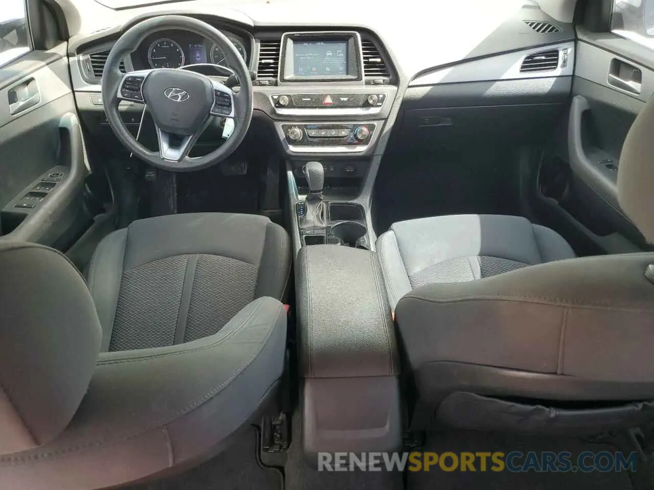 8 fotografías del automóvil dañado 5NPE24AF9KH774229 HYUNDAI SONATA 2019