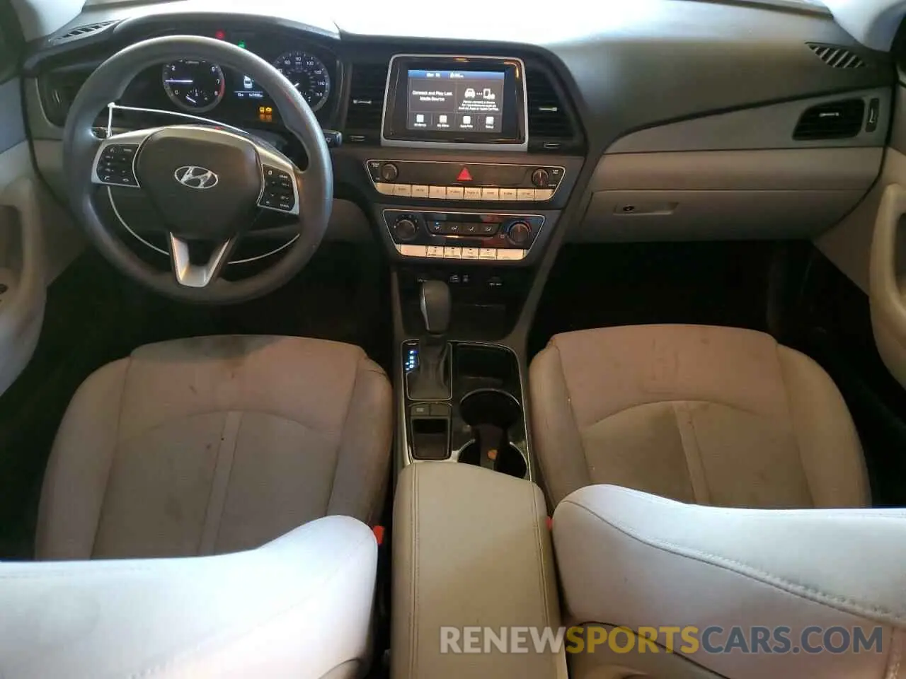 8 fotografías del automóvil dañado 5NPE24AF9KH783125 HYUNDAI SONATA 2019