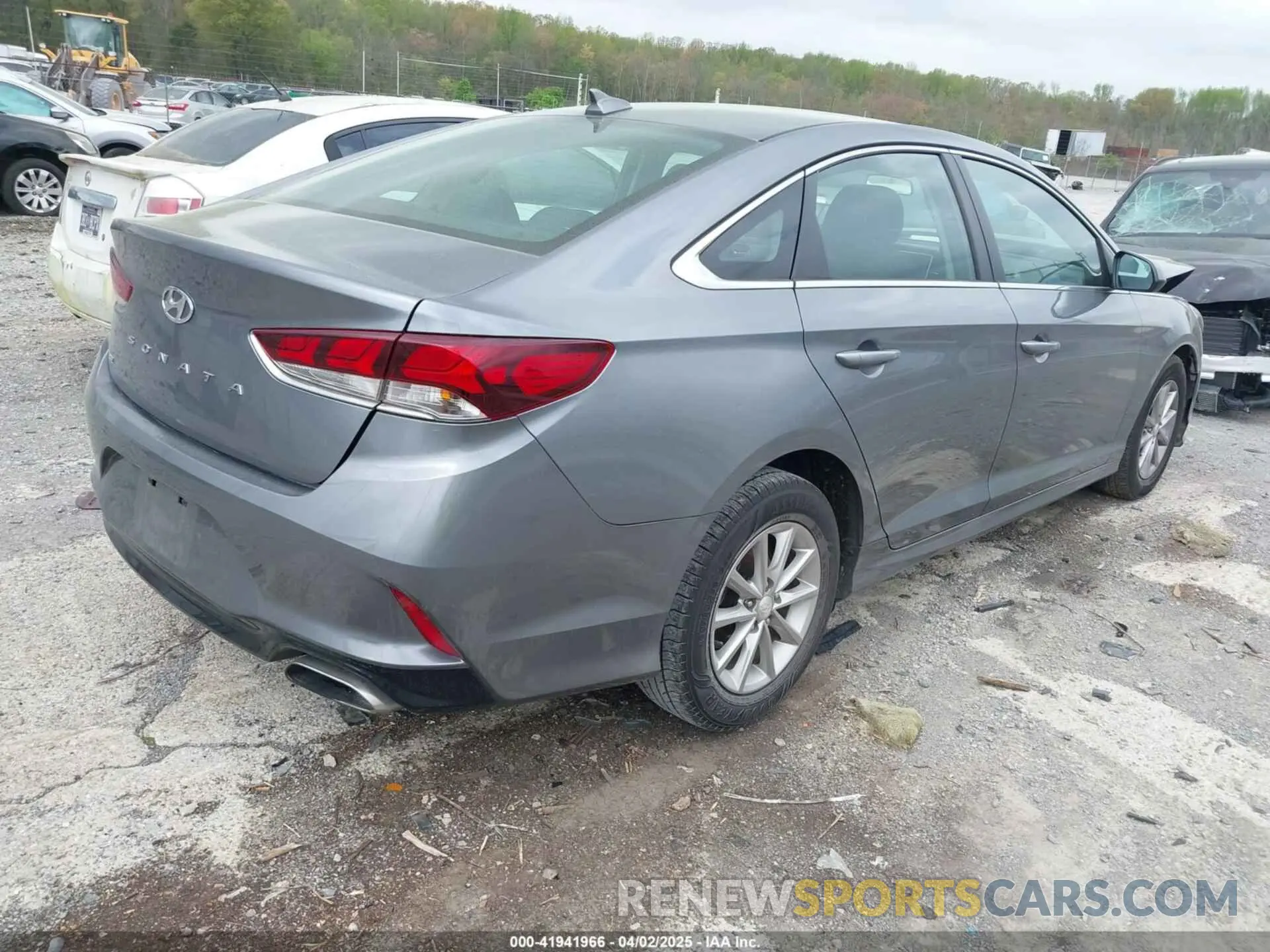 4 fotografías del automóvil dañado 5NPE24AFXKH741546 HYUNDAI SONATA 2019