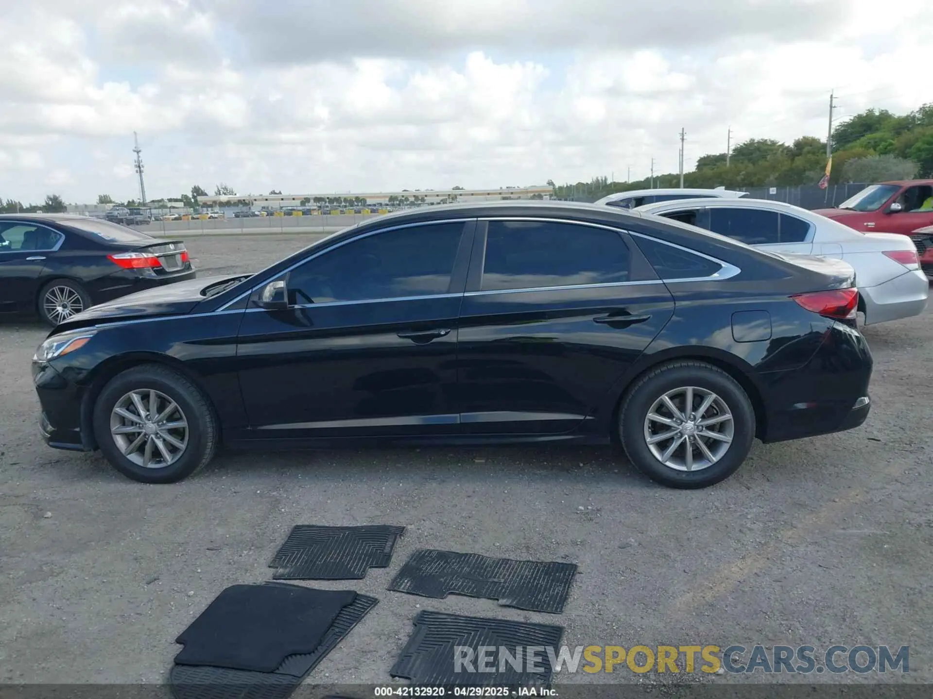 14 fotografías del automóvil dañado 5NPE24AFXKH754314 HYUNDAI SONATA 2019