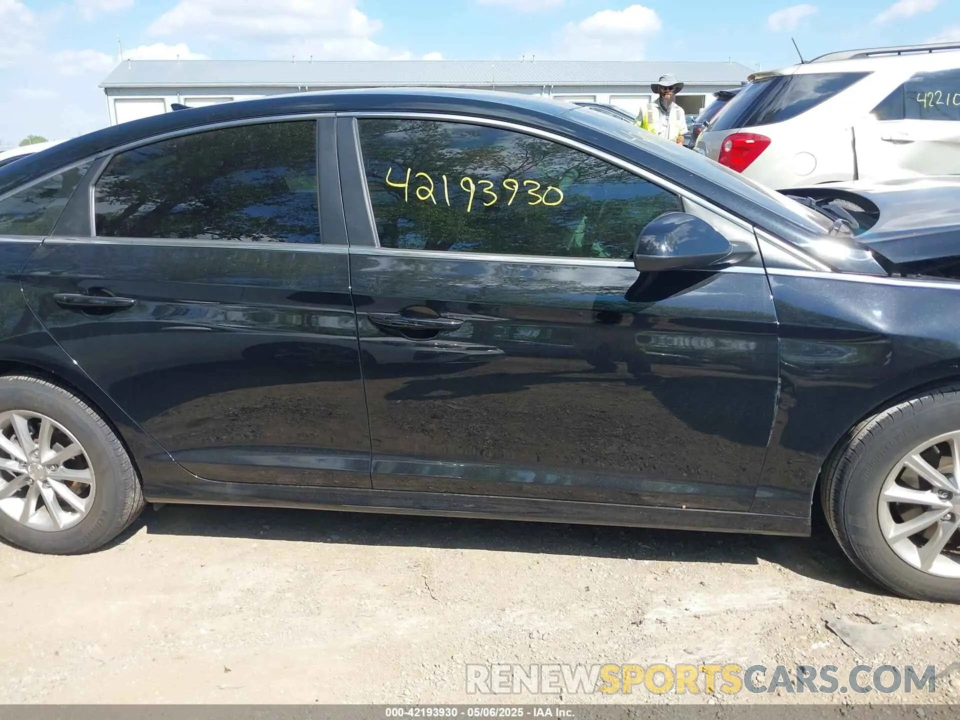 13 fotografías del automóvil dañado 5NPE24AFXKH760243 HYUNDAI SONATA 2019