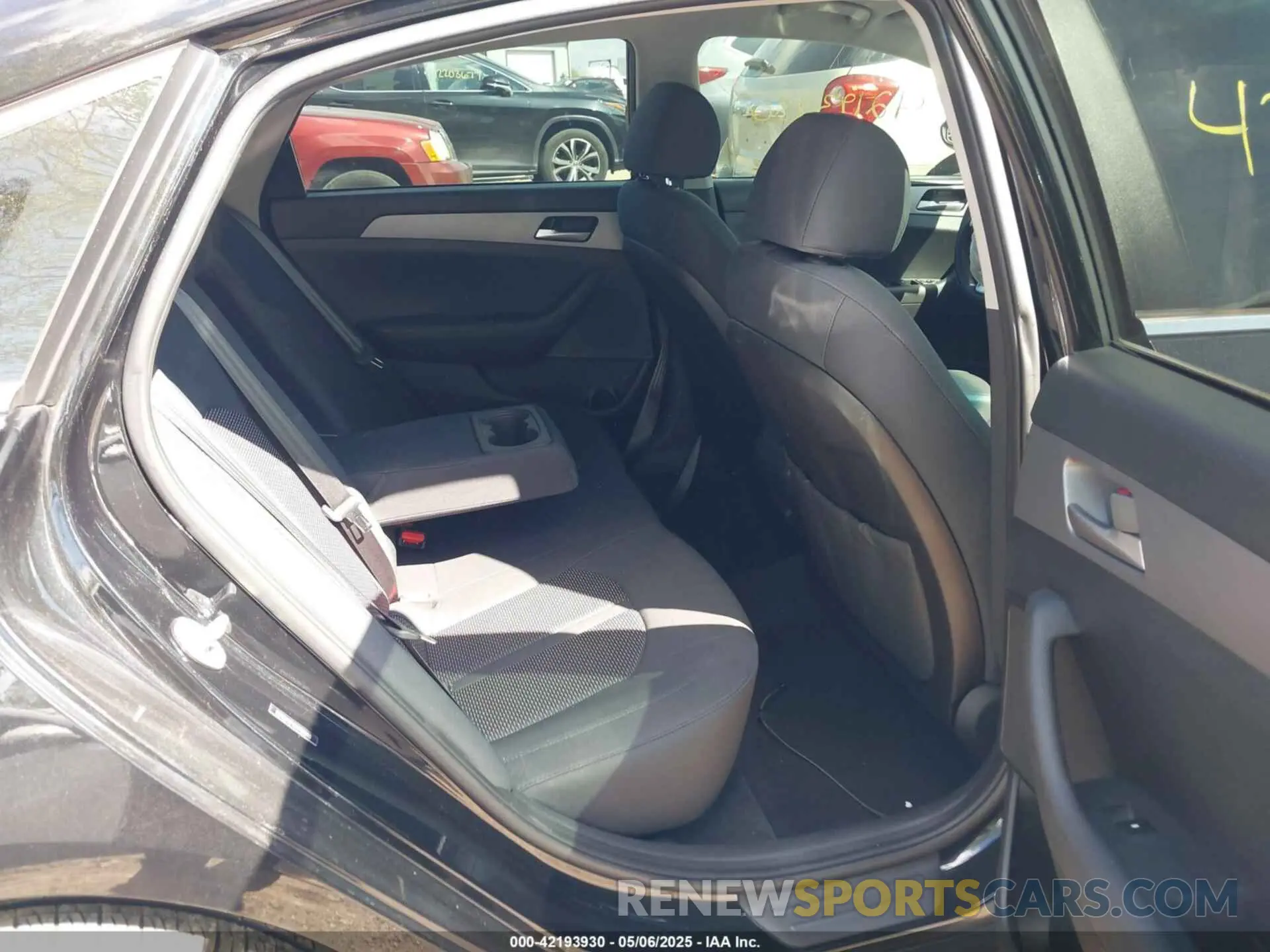 8 fotografías del automóvil dañado 5NPE24AFXKH760243 HYUNDAI SONATA 2019
