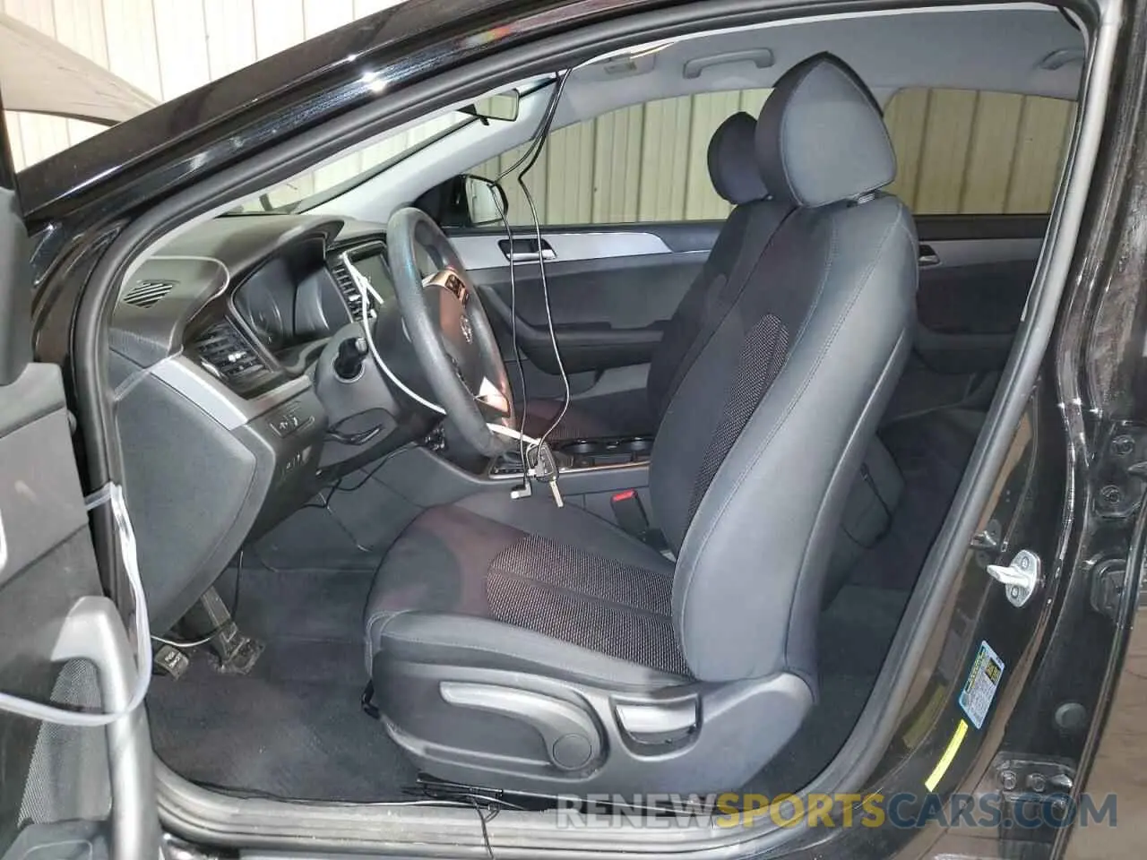 7 fotografías del automóvil dañado 5NPE24AFXKH794229 HYUNDAI SONATA 2019