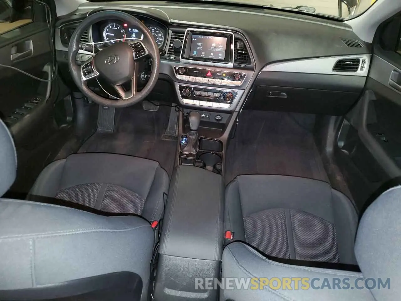 8 fotografías del automóvil dañado 5NPE24AFXKH794229 HYUNDAI SONATA 2019