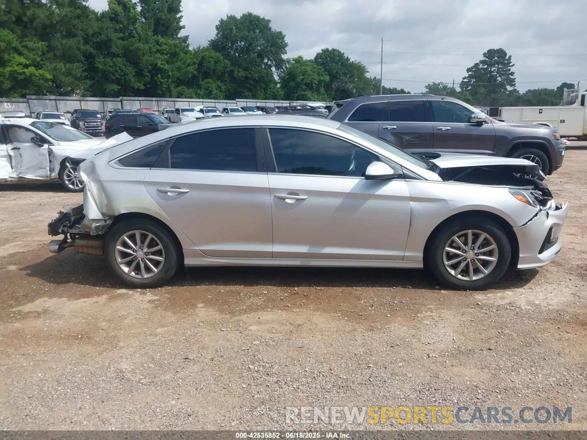 14 fotografías del automóvil dañado 5NPE24AFXKH799253 HYUNDAI SONATA 2019