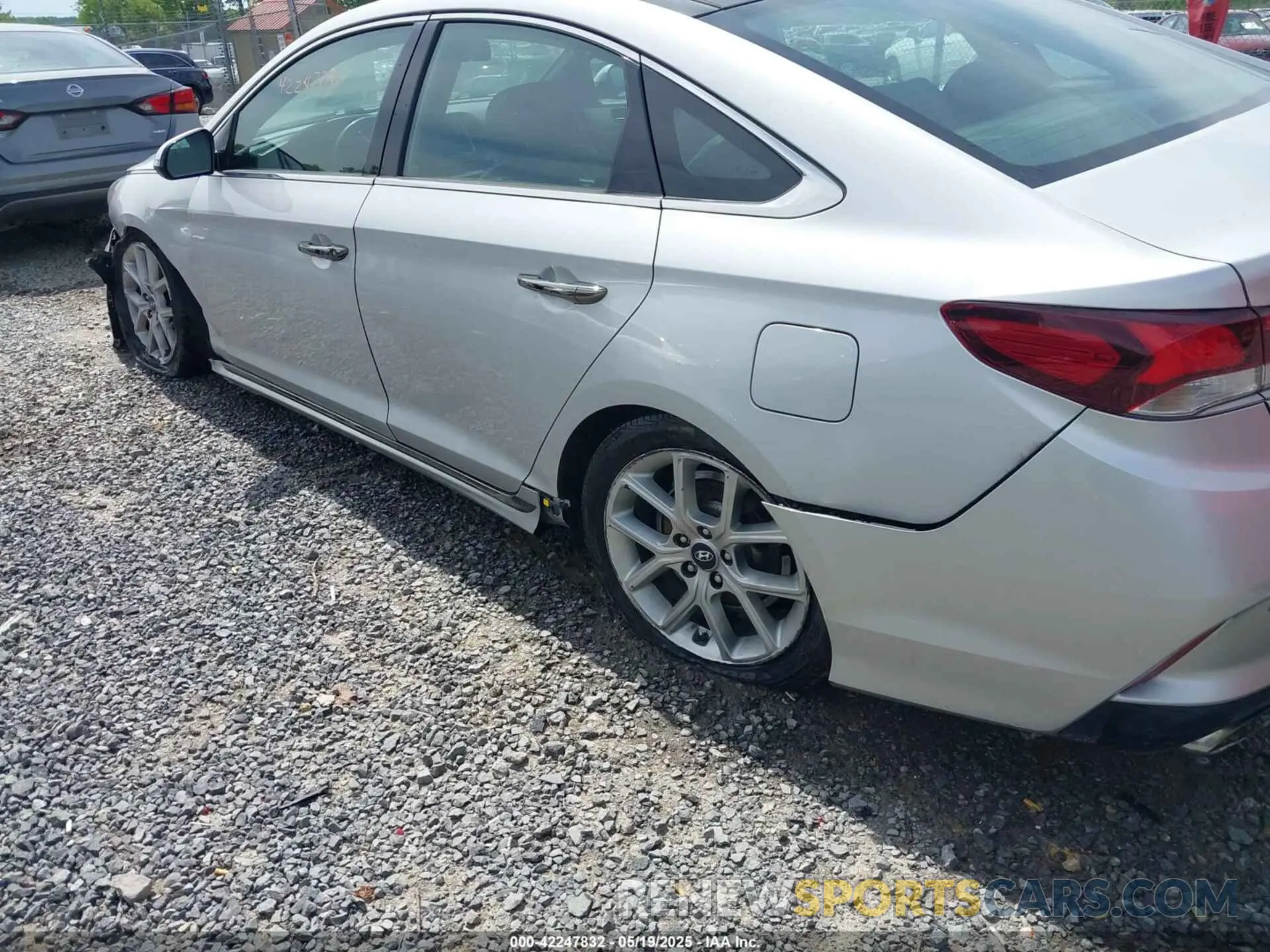 16 fotografías del automóvil dañado 5NPE34AB1KH757578 HYUNDAI SONATA 2019