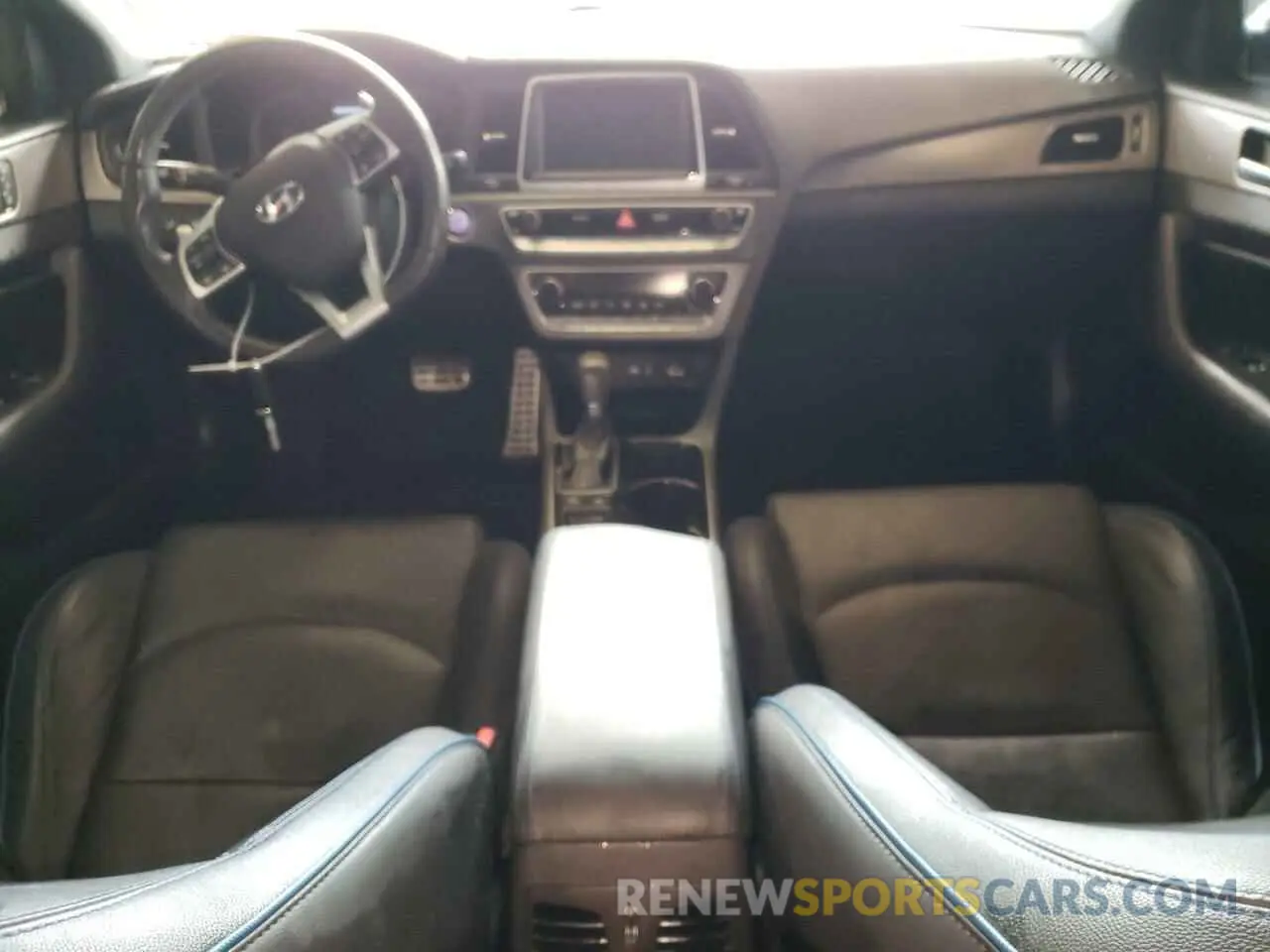 8 fotografías del automóvil dañado 5NPE34AB2KH768203 HYUNDAI SONATA 2019