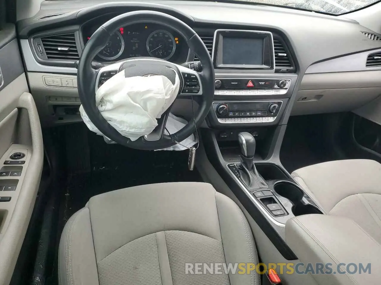 8 fotografías del automóvil dañado 5NPE34AF0KH730360 HYUNDAI SONATA 2019
