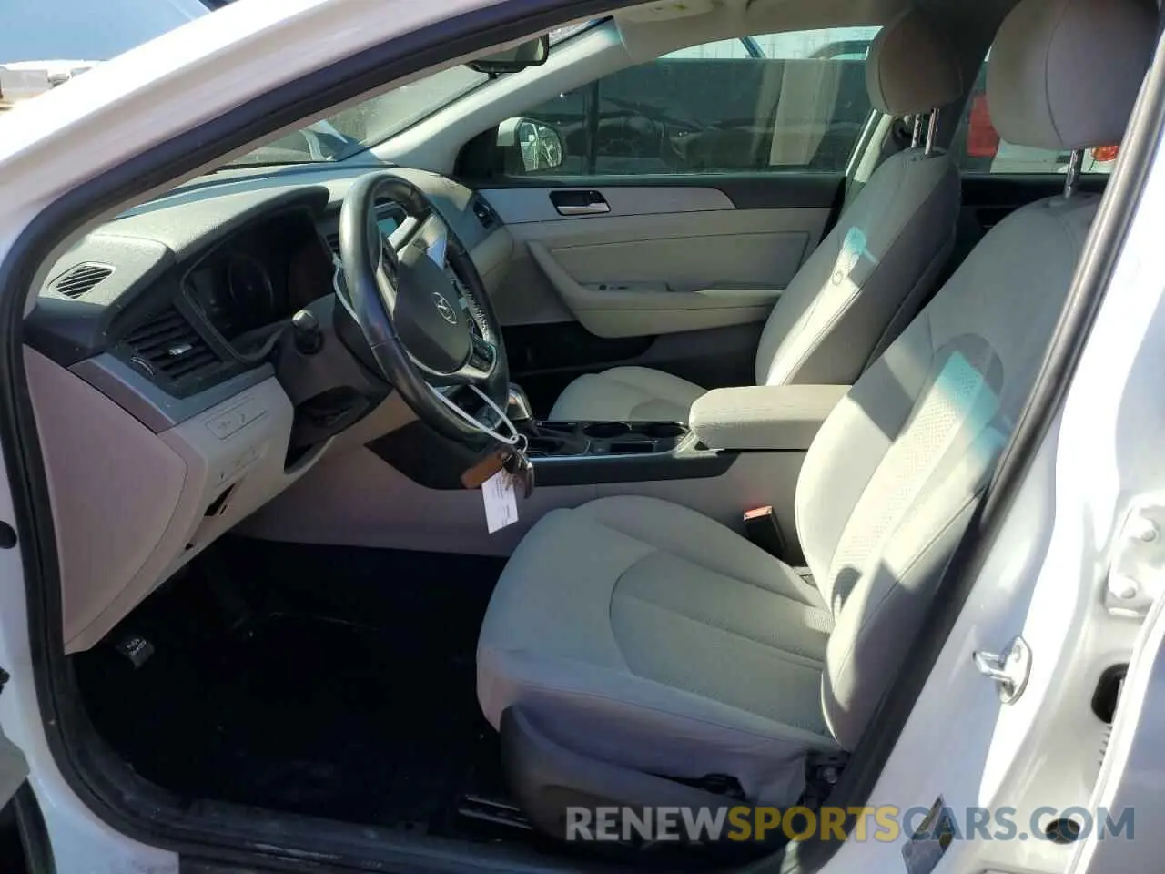 7 fotografías del automóvil dañado 5NPE34AF0KH795208 HYUNDAI SONATA 2019