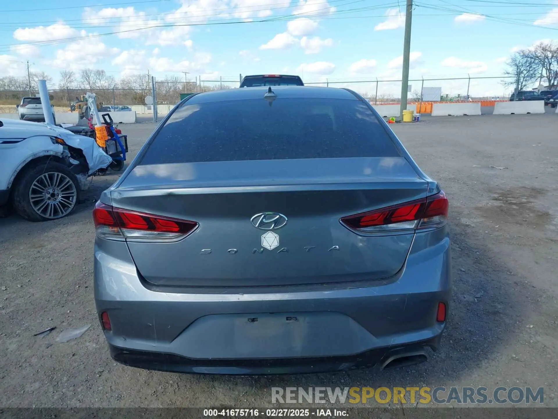 16 fotografías del automóvil dañado 5NPE34AF1KH761813 HYUNDAI SONATA 2019