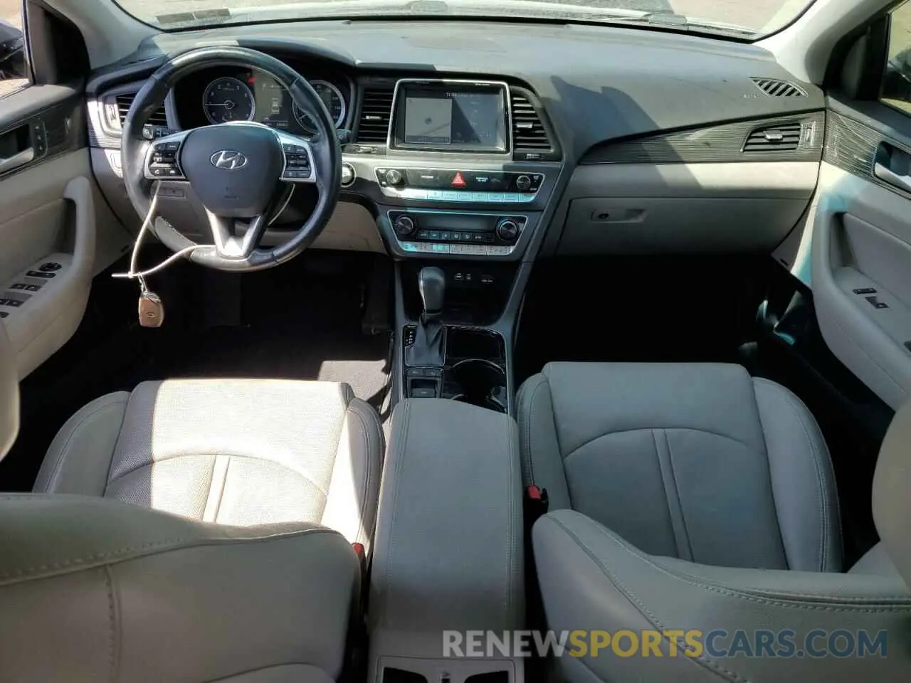 8 fotografías del automóvil dañado 5NPE34AF1KH803297 HYUNDAI SONATA 2019