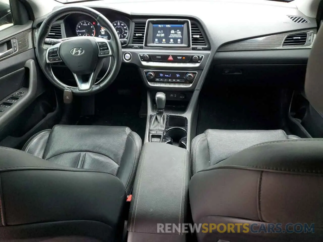 8 fotografías del automóvil dañado 5NPE34AF1KH808516 HYUNDAI SONATA 2019