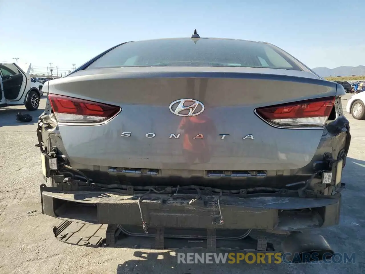 6 fotografías del automóvil dañado 5NPE34AF3KH747671 HYUNDAI SONATA 2019