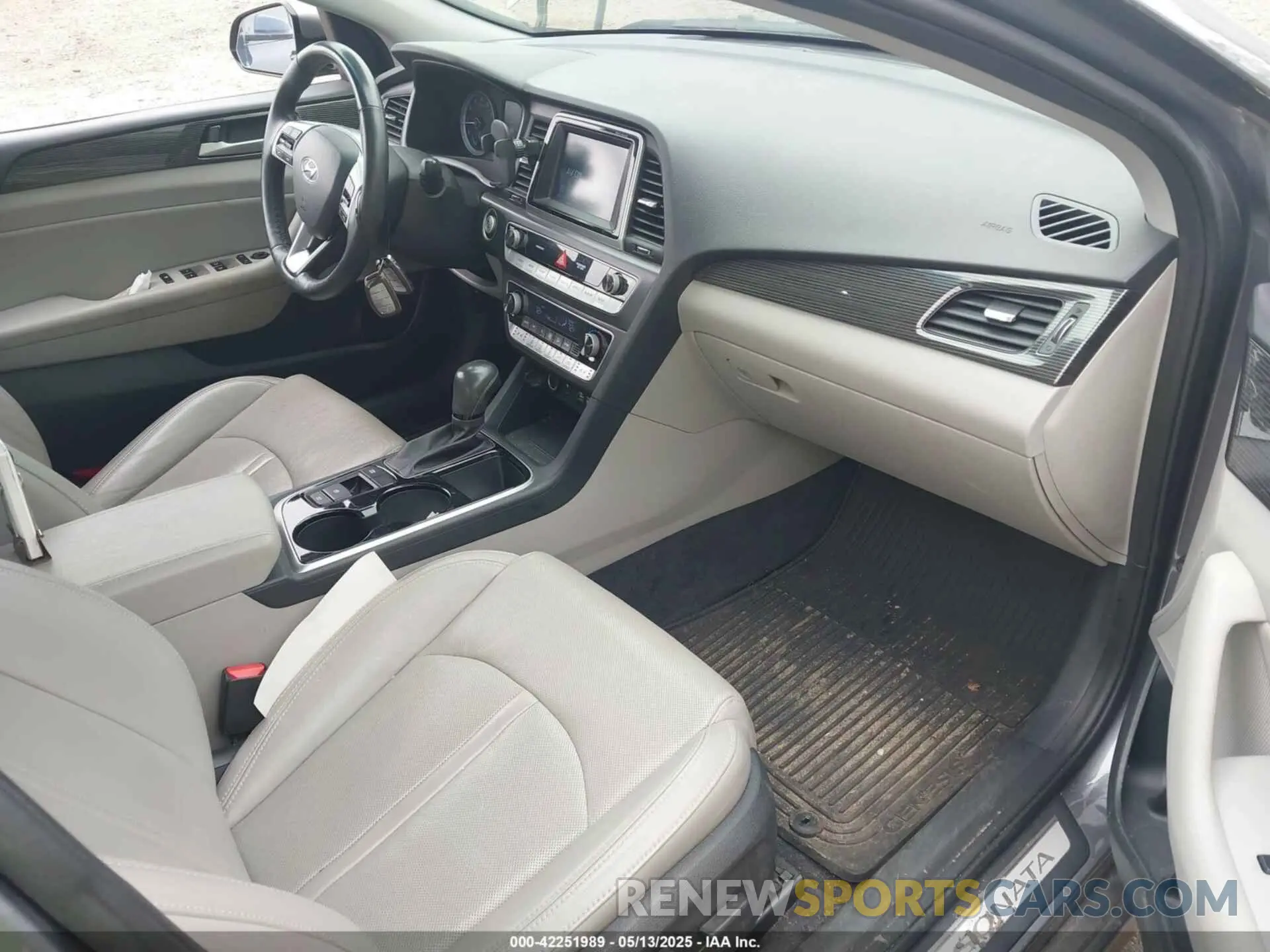 5 fotografías del automóvil dañado 5NPE34AF3KH758945 HYUNDAI SONATA 2019