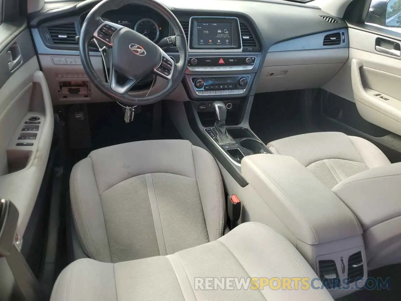 8 fotografías del automóvil dañado 5NPE34AF4KH732726 HYUNDAI SONATA 2019