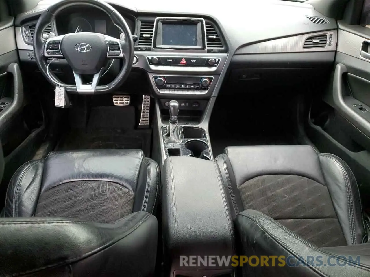 8 fotografías del automóvil dañado 5NPE34AF4KH803701 HYUNDAI SONATA 2019