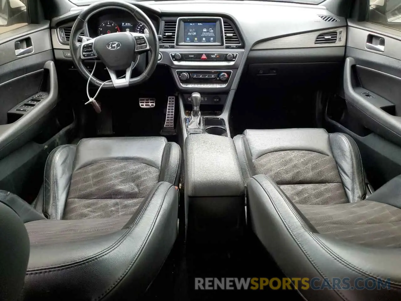 8 fotografías del automóvil dañado 5NPE34AF6KH747745 HYUNDAI SONATA 2019