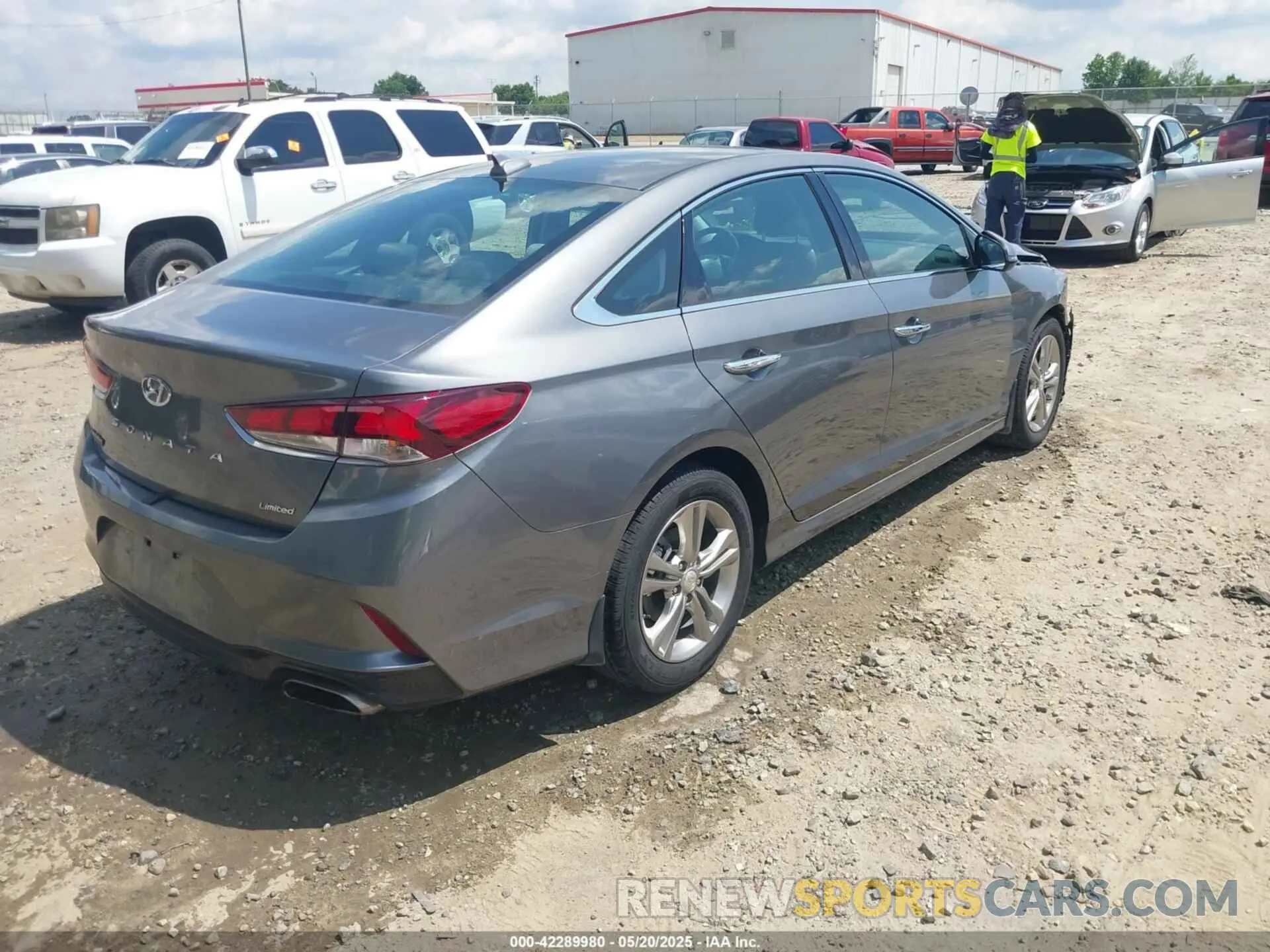 4 fotografías del automóvil dañado 5NPE34AF8KH798664 HYUNDAI SONATA 2019