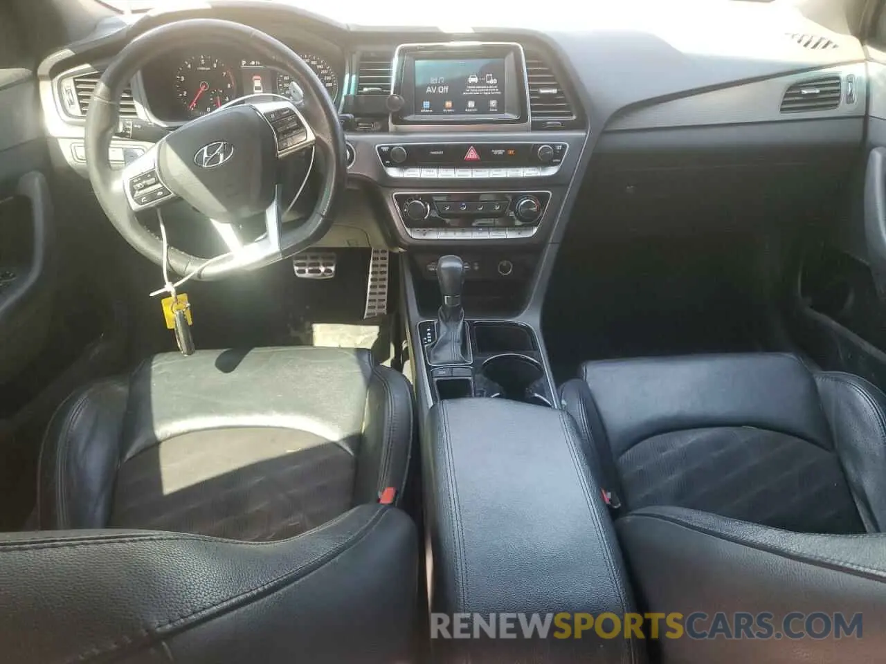 8 fotografías del automóvil dañado 5NPE34AF9KH785907 HYUNDAI SONATA 2019
