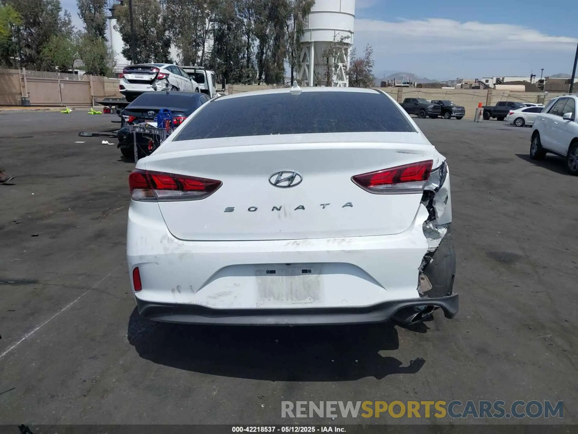 17 fotografías del automóvil dañado 5NPE34AFXKH804254 HYUNDAI SONATA 2019