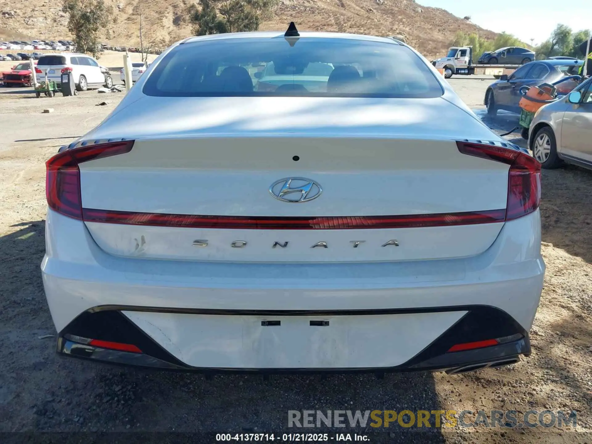 17 fotografías del automóvil dañado 5NPEF4JA0LH062069 HYUNDAI SONATA 2020
