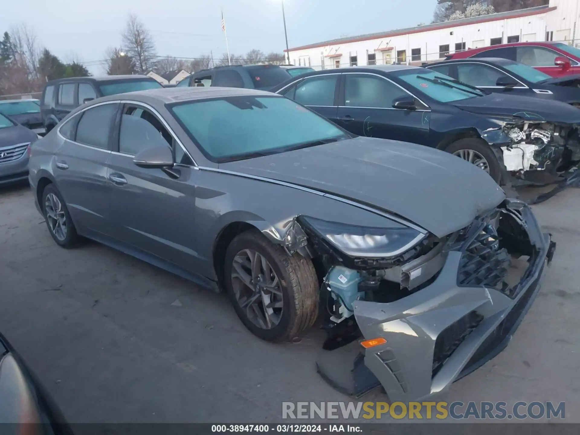 12 fotografías del automóvil dañado 5NPEF4JA1LH042025 HYUNDAI SONATA 2020