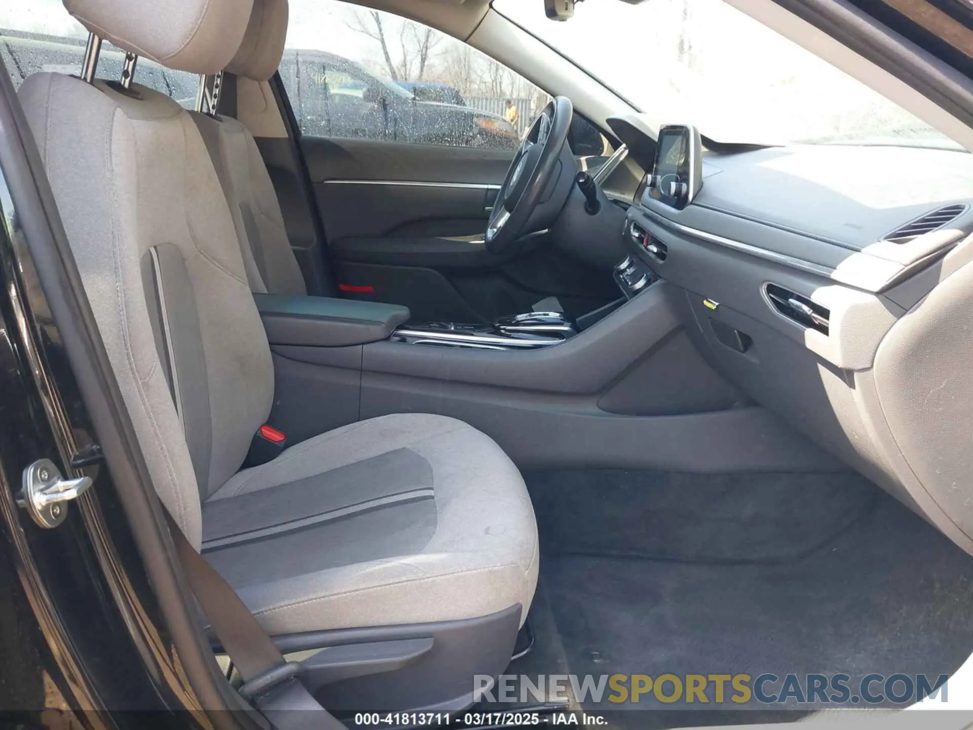 5 fotografías del automóvil dañado 5NPEF4JA3LH059215 HYUNDAI SONATA 2020