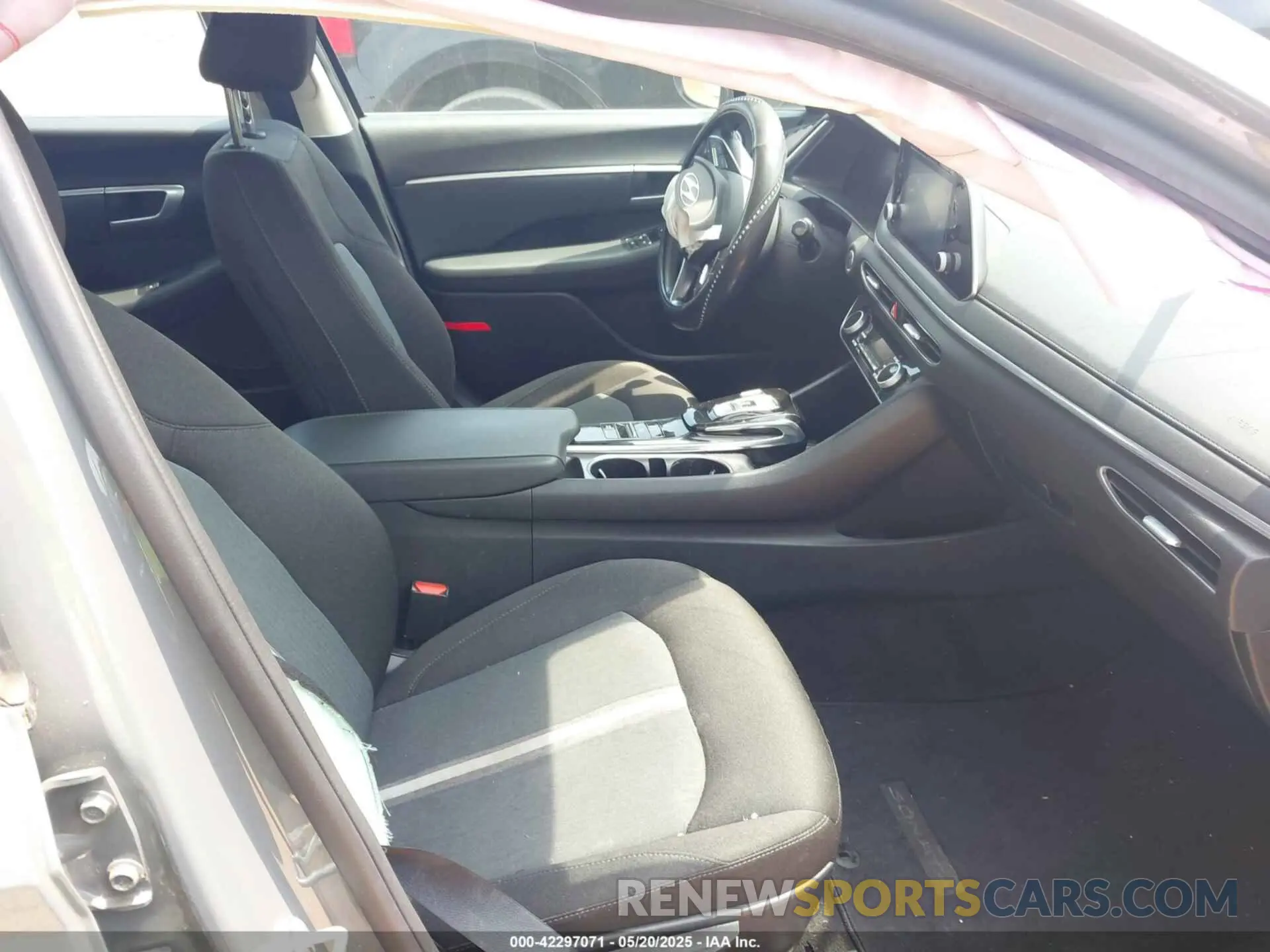 5 fotografías del automóvil dañado 5NPEF4JA9LH022606 HYUNDAI SONATA 2020