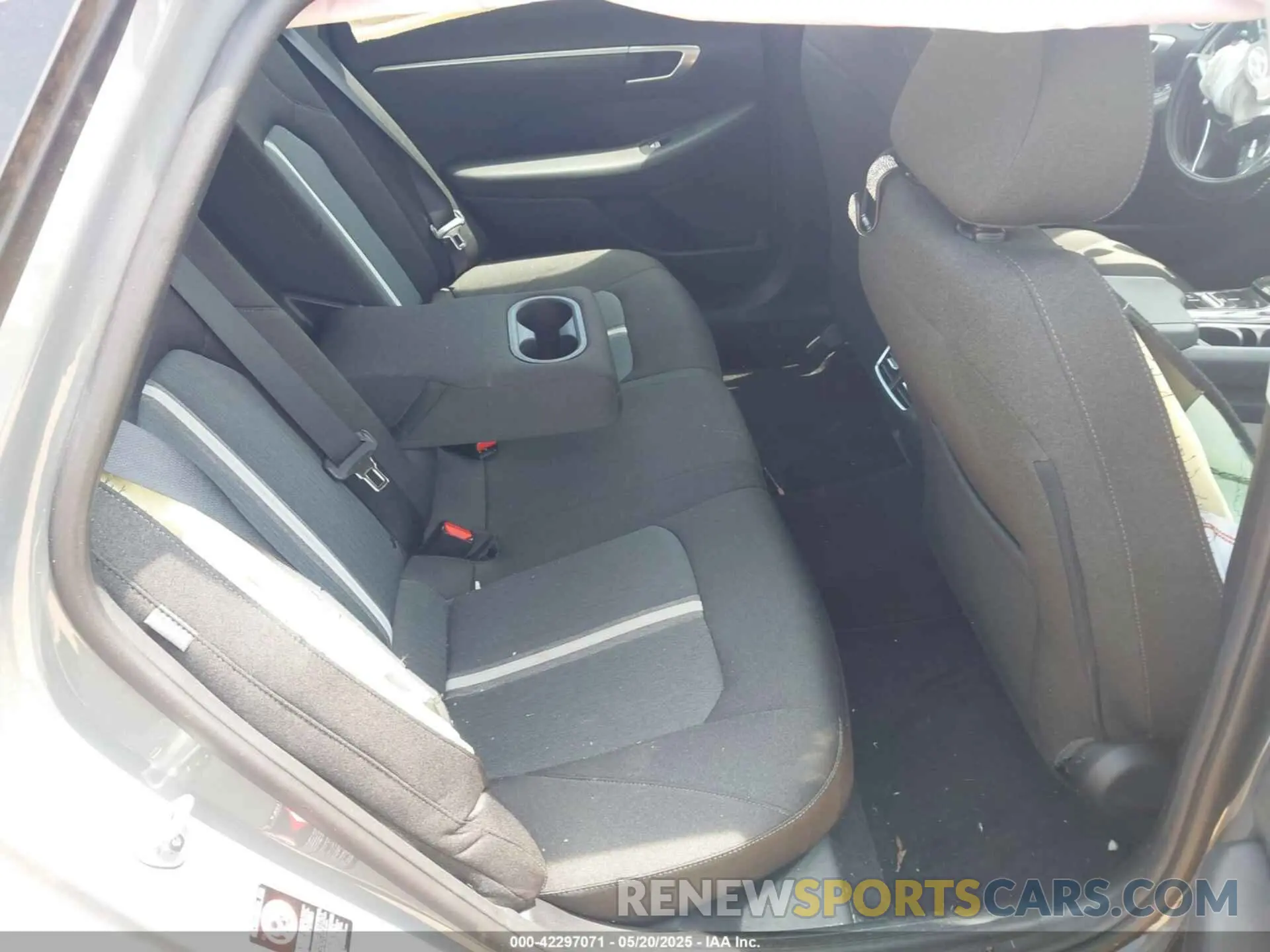 8 fotografías del automóvil dañado 5NPEF4JA9LH022606 HYUNDAI SONATA 2020