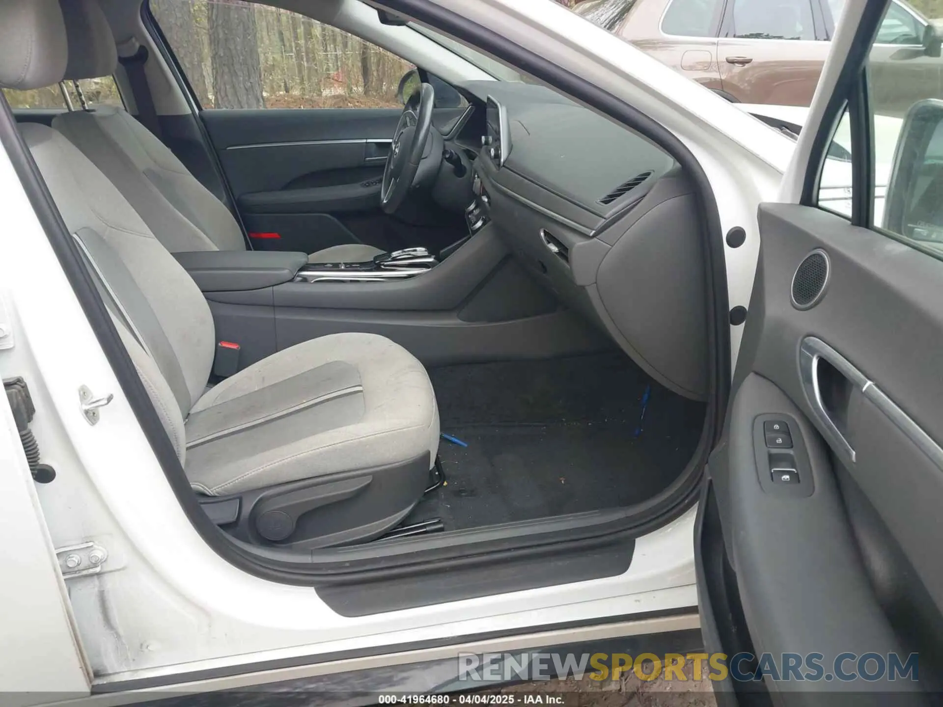 5 fotografías del automóvil dañado 5NPEF4JA9LH050941 HYUNDAI SONATA 2020