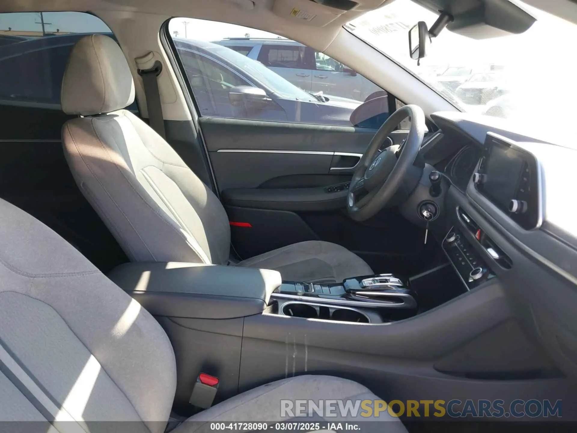 5 fotografías del automóvil dañado 5NPEG4JA5LH054840 HYUNDAI SONATA 2020