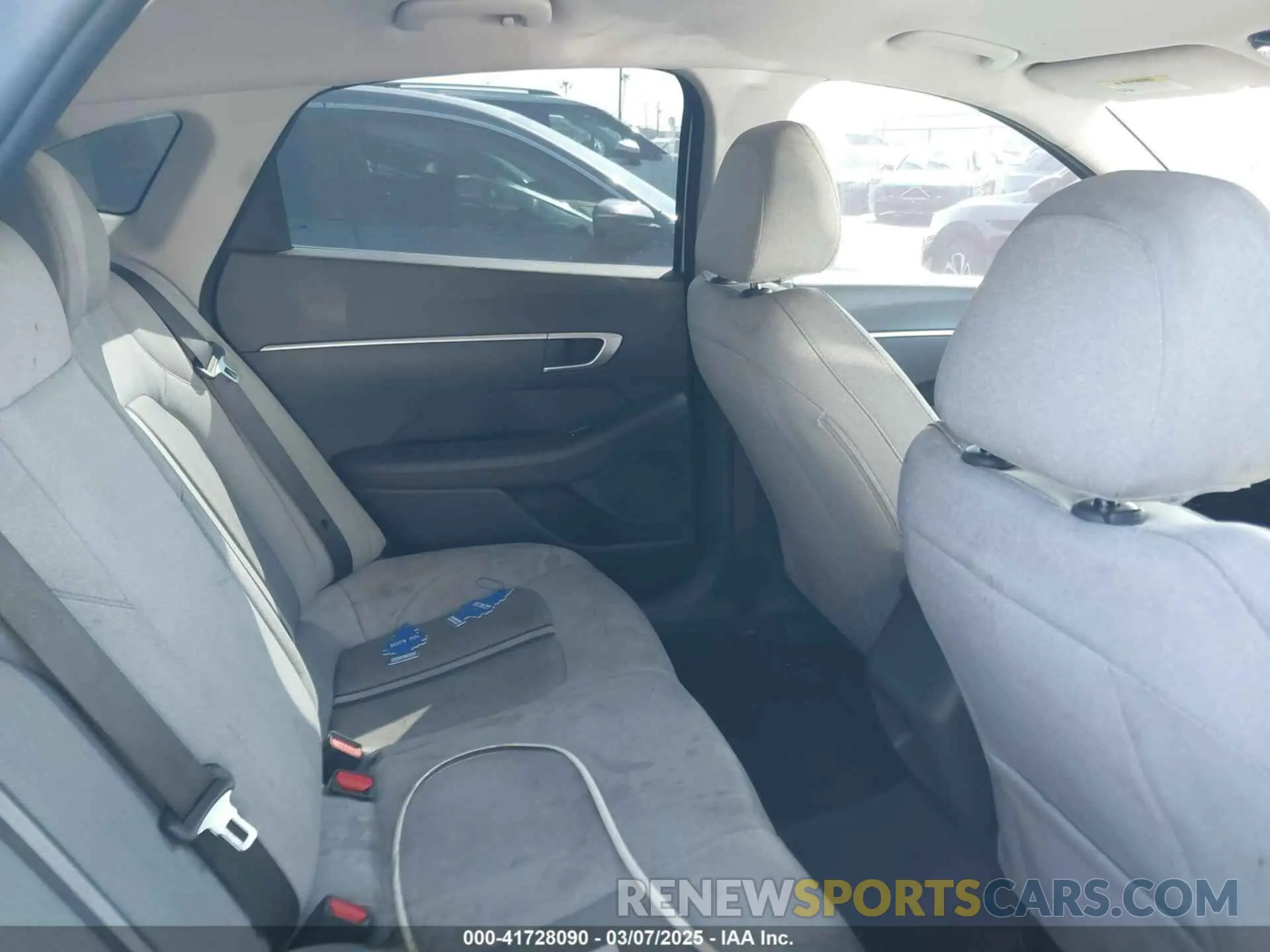 8 fotografías del automóvil dañado 5NPEG4JA5LH054840 HYUNDAI SONATA 2020